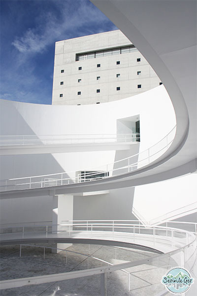 Modern mimari-Caja Granada Kültür Merkezi